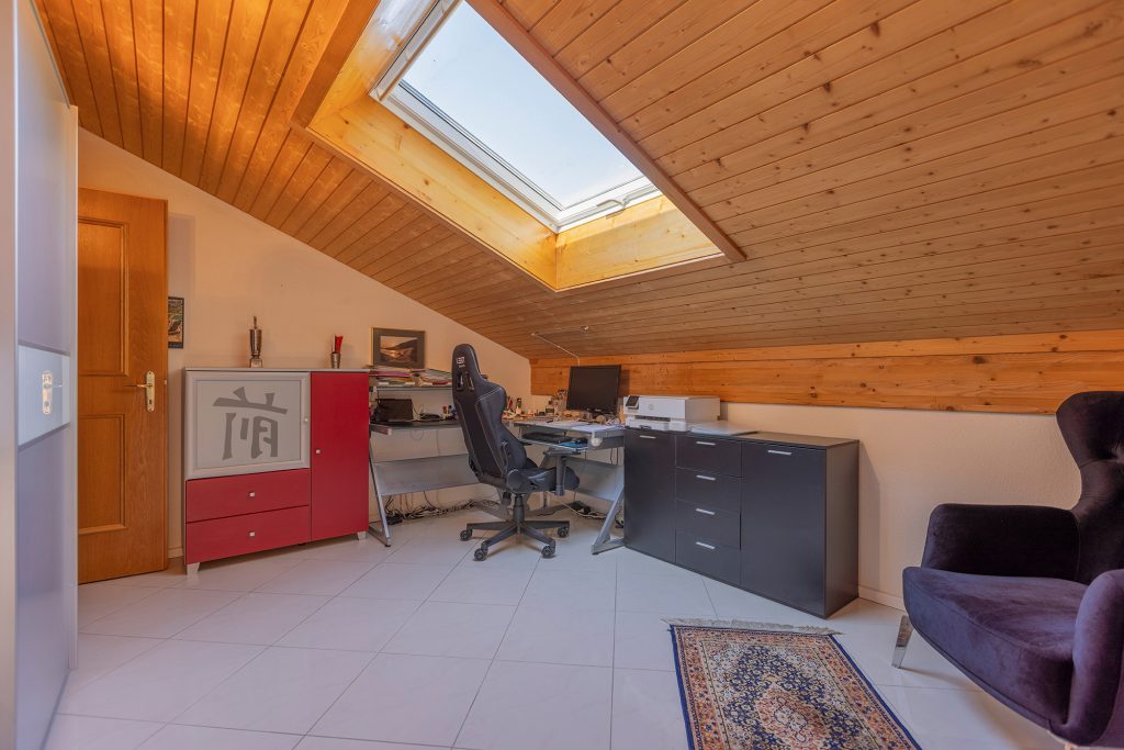 Wohn- und Esszimmer mit Cheminée