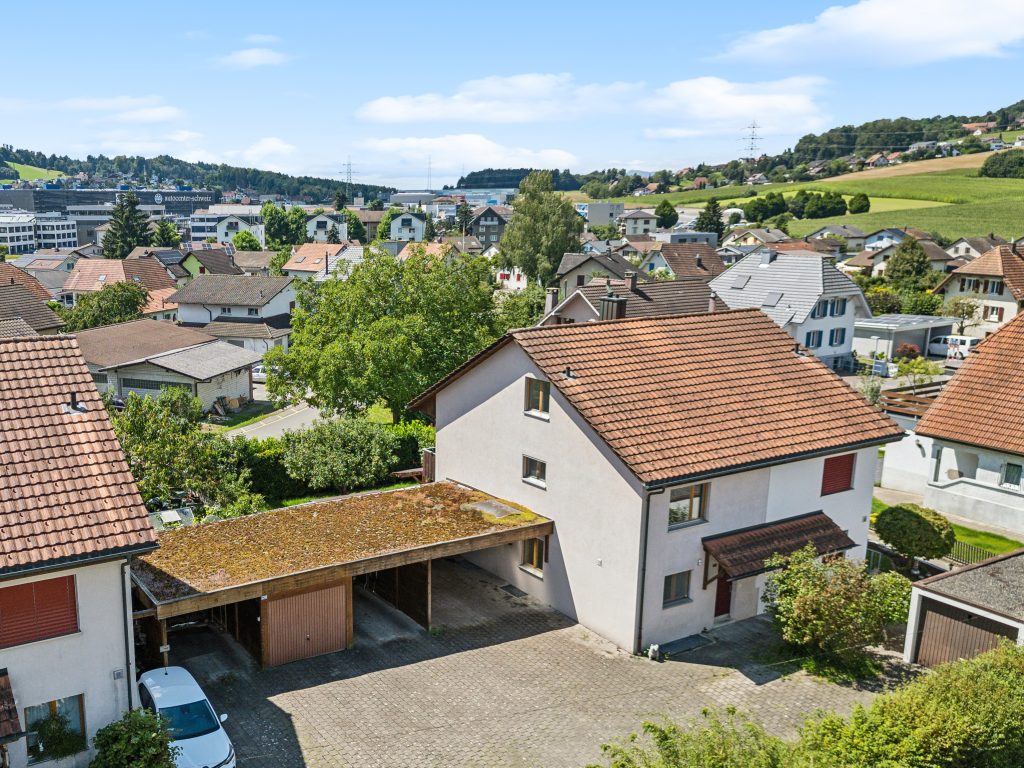 https://immoseeker.ch/kaufen/aktuelle-angebote/doppeleinfamilienhaus-in-safenwil-ag/