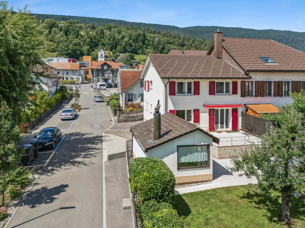 Doppeleinfamilienhaushälfte in Lengnau BE | IMMOSEEKER.CH