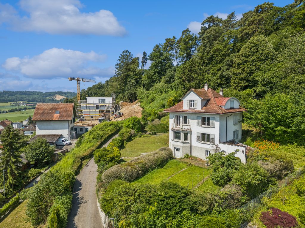 Bauland mit Abbruchobjekt in Lengnau BE | IMMOSEEKER.CH