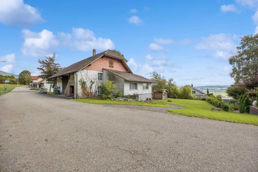 Bauland mit Altbauliegenschaft in Bettlach SO | IMMOSEEKER.CH