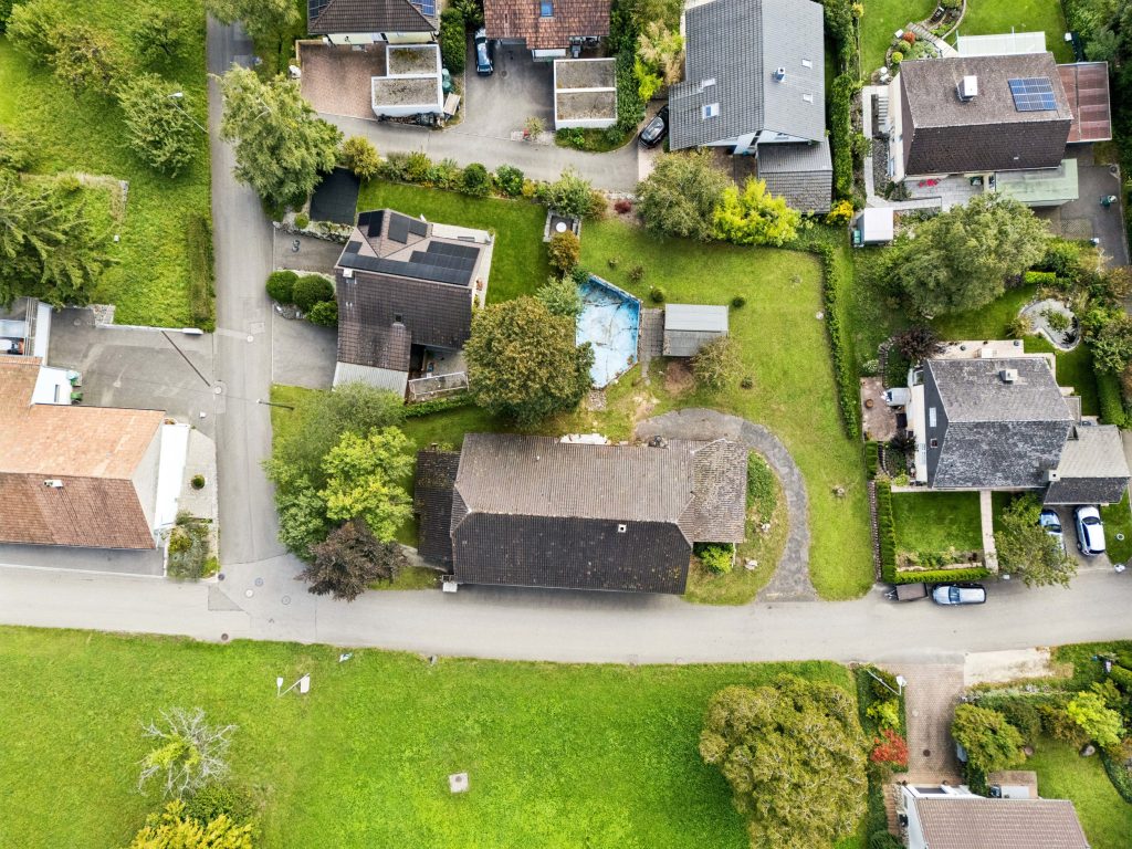 Bauland mit Altbauliegenschaft in Bettlach SO | IMMOSEEKER.CH