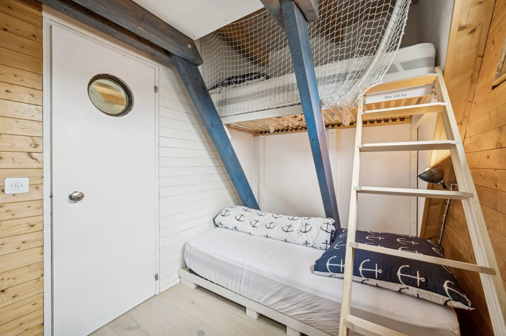 3.5-Zimmer-Einfamilienhaus mit privatem Bootsplatz in Chevroux VD | IMMOSEEKER.CH