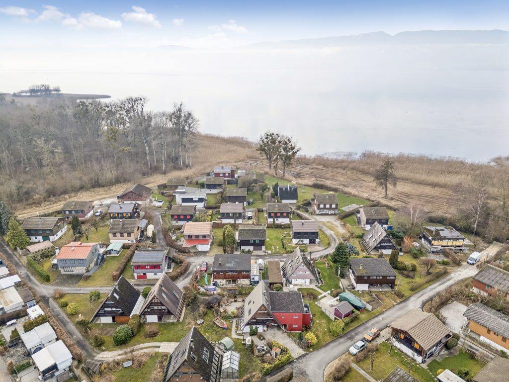3.5-Zimmer-Einfamilienhaus mit privatem Bootsplatz in Chevroux VD | IMMOSEEKER.CH
