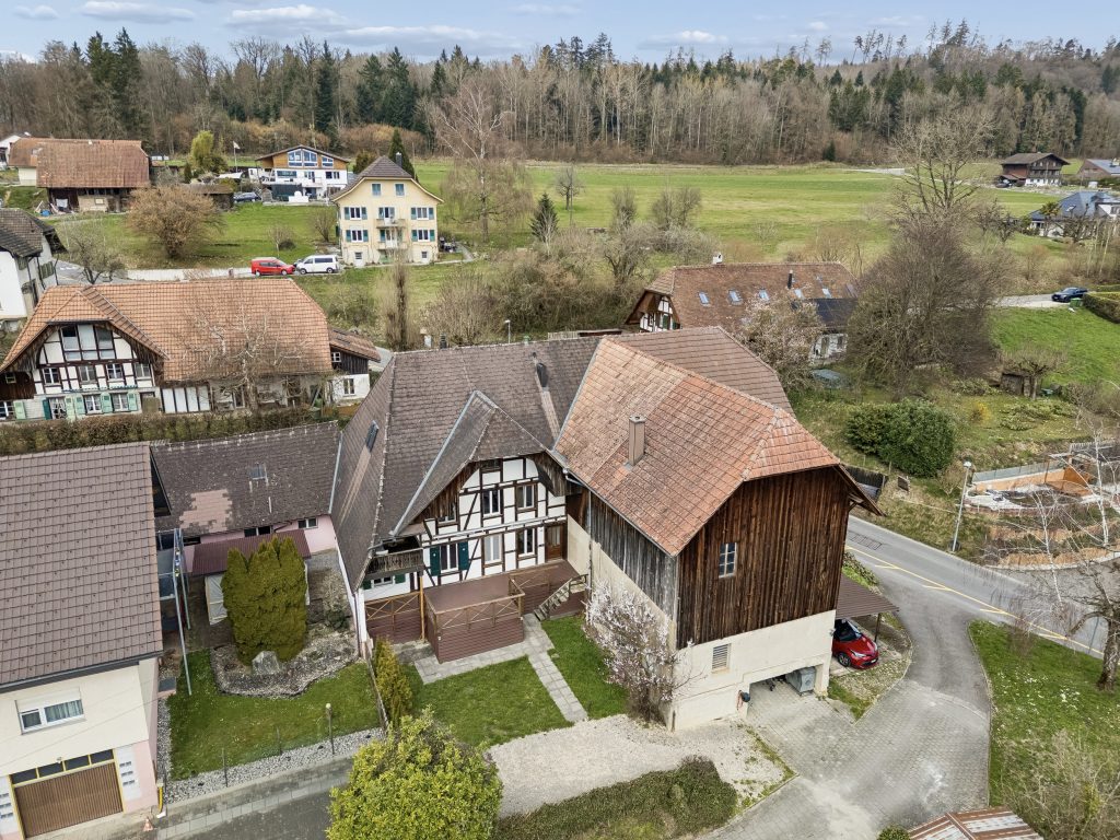 Bauernhaus in Jens BE | IMMOSEEKER.CH