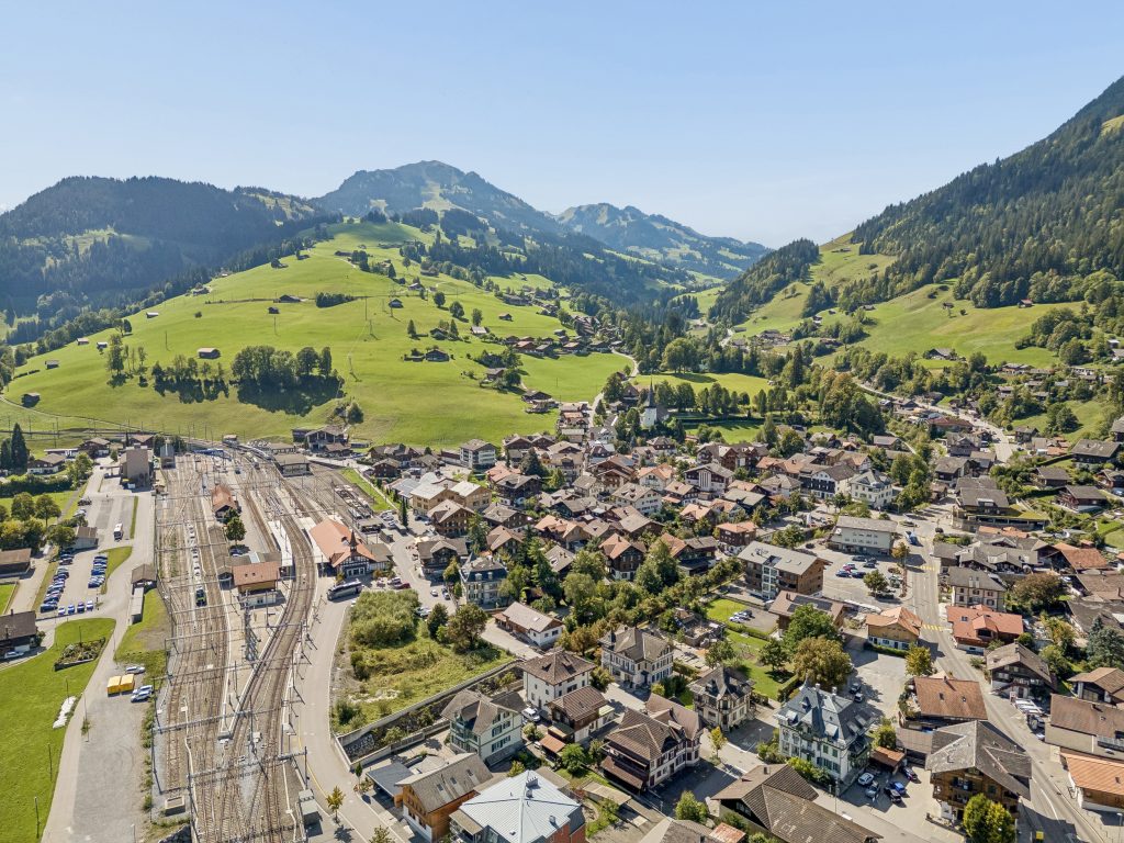 Einfamilienhaus mit Gewerberäumlichkeit in Zweisimmen BE | IMMOSEEKER.CH