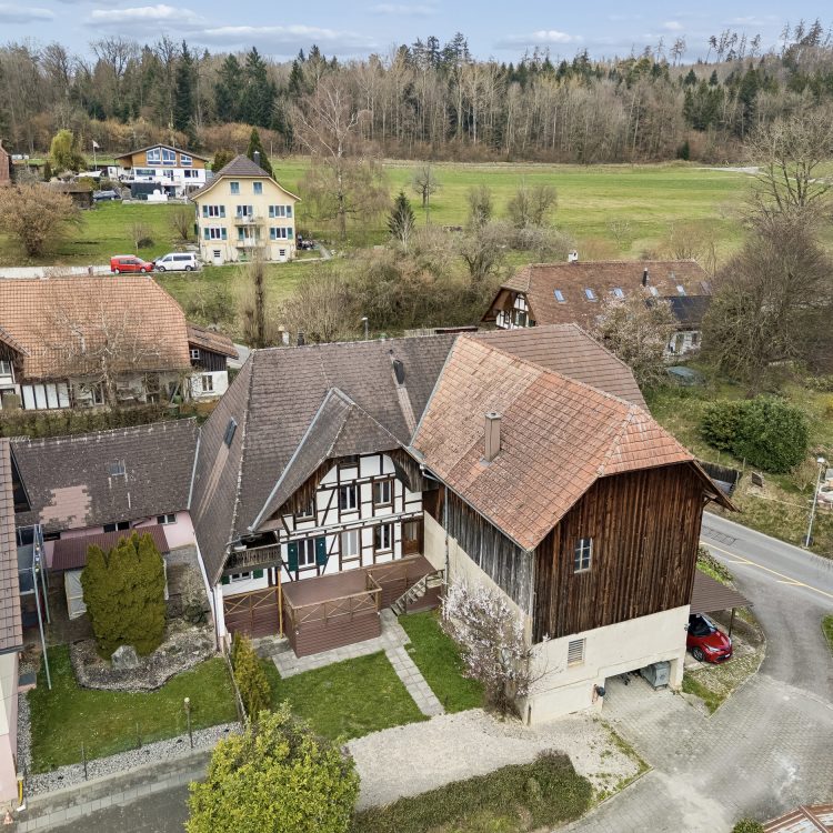 Bauernhaus in Jens BE | IMMOSEEKER.CH